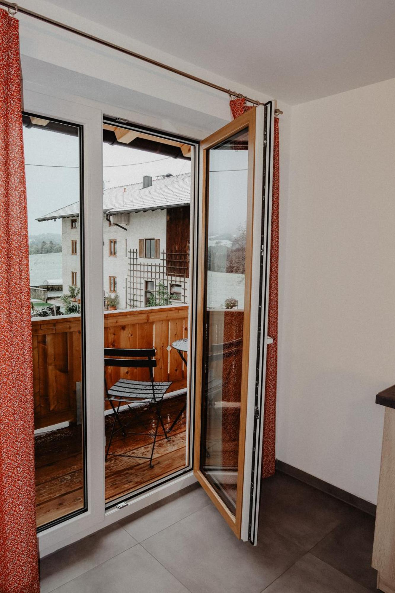 Ferienwohnung/Arbeiterwohnung Kampenwand Рордорф Екстериор снимка